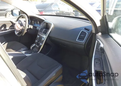 2016 Volvo Xc60 T5 Drive-E z USA, uszkodzony, nr VIN YV440MDJ5G2861360